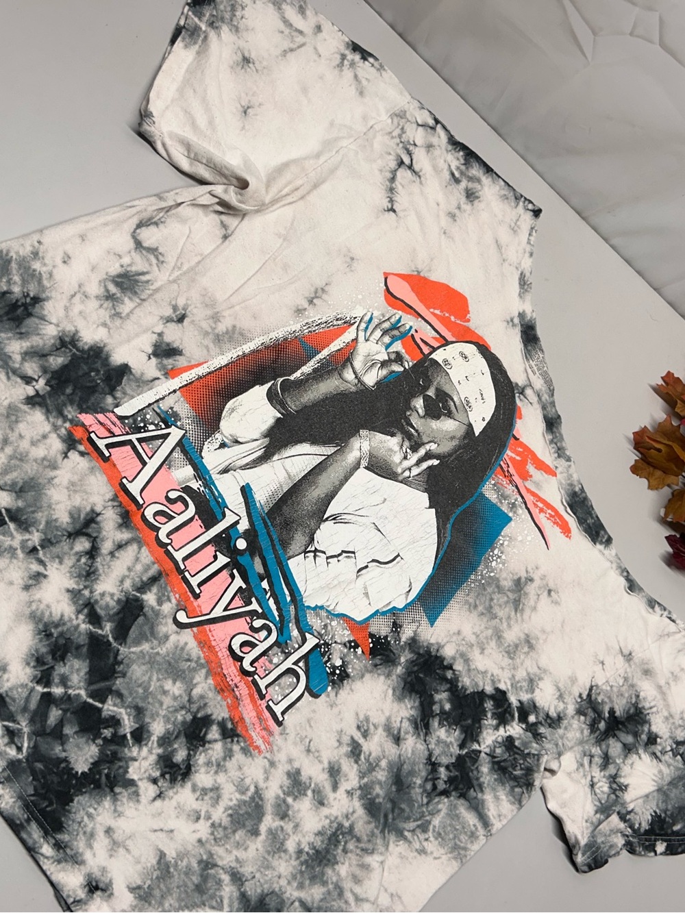 Tie-Dye Short Sleeve Graphic Tee with Aaliyah Print - Black & White
